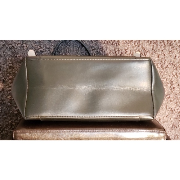 Gorgeous Donna Karan New York Black Tote - Picture 4 of 5